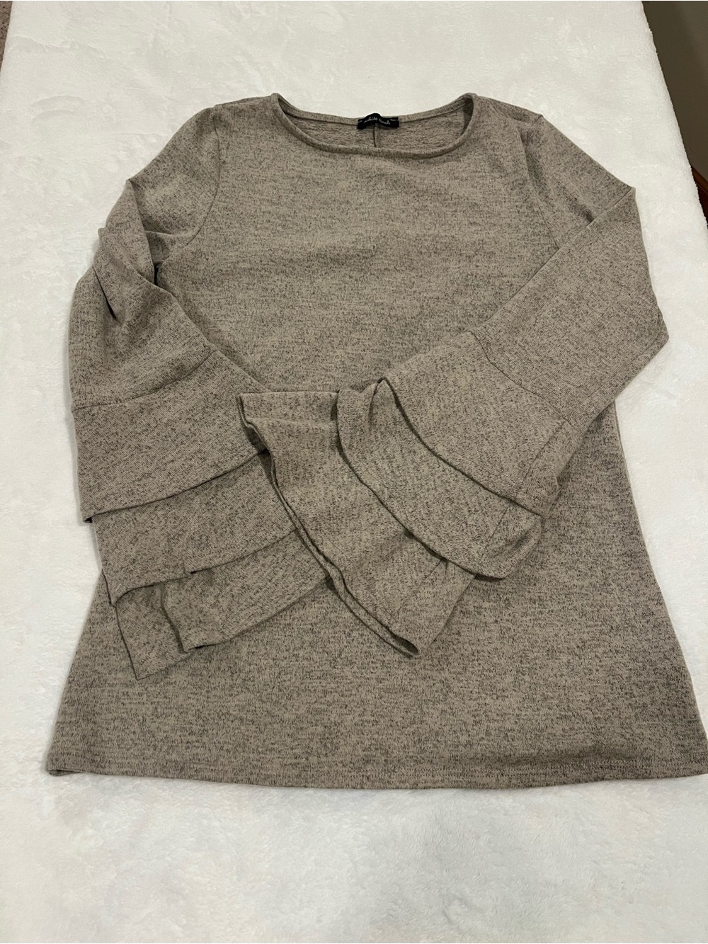 White Birch Heathered Grey Knit Tiered Bell Sleeve Top - Size Medium